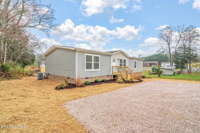 503 Pine St, Blaine, TN 37709 - photo 2