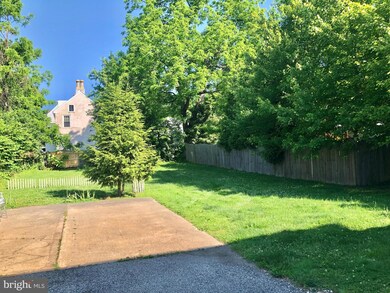 4001 Center Ave unit SECOND FLOOR, Lafayette Hill, PA 19444 - photo 3