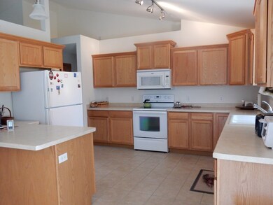 451 Alpine Pkwy, Oregon, WI 53575 - photo 3