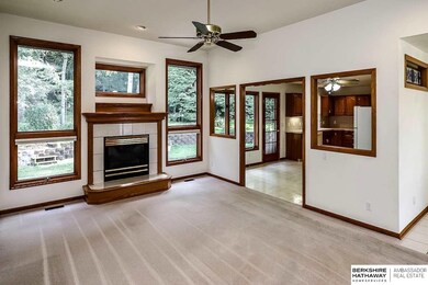 8406 Molokai Dr, Papillion, NE 68046 - photo 5