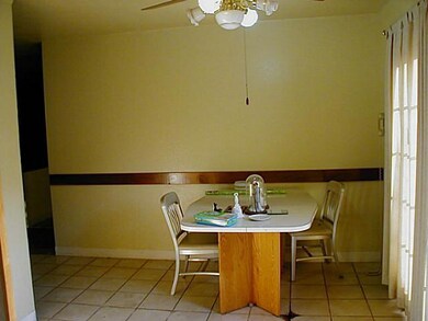 Dining Room. Breakfast area.