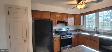 10 Woodfield Dr, Claymont, DE 19703 - photo 4