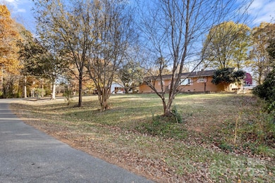 1801 Gemway Dr, Charlotte, NC 28216 - photo 6