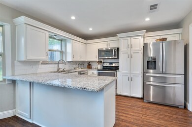 720 Springhill Dr, Hurst, TX 76054 - photo 5