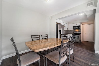 8691 Kennedy Cir, Warren, MI 48093 - photo 7