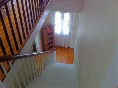 35 Park St, Turners Falls, MA 01376 - photo 3