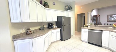 7068 SE 173rd Arlington Loop, The Villages, FL 32162 - photo 6