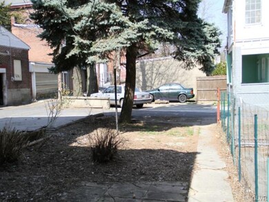 637 W Gordon St, Allentown, PA 18102 - photo 3