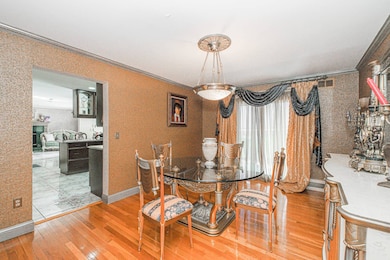 27 Honey Ln, Staten Island, NY 10307 - photo 4