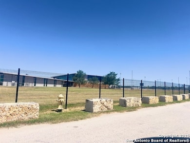 4810 S Loop 1604 W, von Ormy, TX 78073 - photo 2