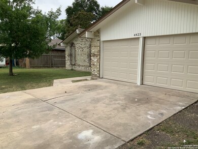 4423 Hickory Hill Dr, San Antonio, TX 78219 - photo 4