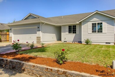 1323 S 6th St, Independence, OR 97351 - photo 2