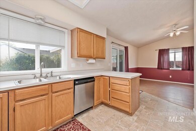 423 S Valley Dr, Nampa, ID 83686 - photo 6