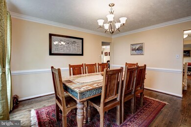 2330 Club Pond Ln, Reston, VA 20191 - photo 7