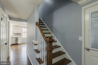 22224 Stablehouse Dr, Sterling, VA 20164 - photo 2