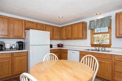 19 Capitol Cir, Rochester, NH 03867 - photo 7