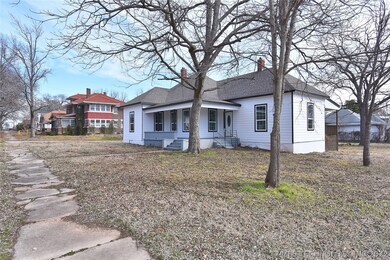 723 N Grand Ave, Okmulgee, OK 74447 - photo 2