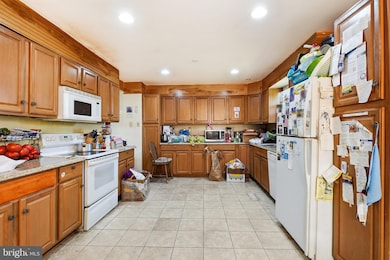 8203 Oglethorpe St, New Carrollton, MD 20784 - photo 4