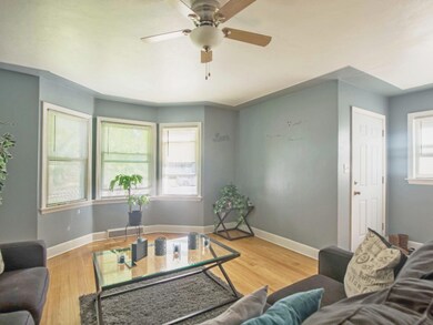 1575 Living Room