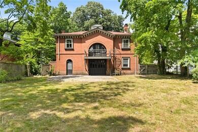 107 Benevolent St, Providence, RI 02906 - photo 4