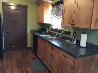 709 W Main St, Molalla, OR 97038 - photo 5