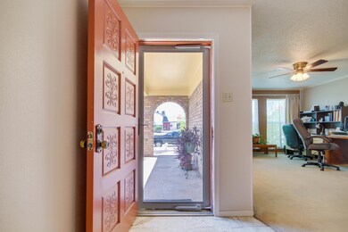 10119 Woodway Dr, El Paso, TX 79925 - photo 6