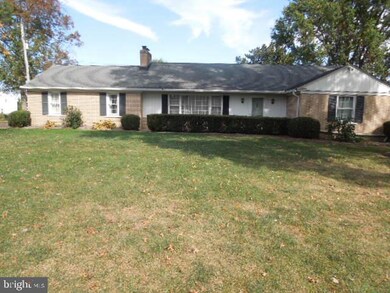 903 Diamond St, Sellersville, PA 18960 - photo 2