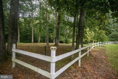 9274 Crescent Ln, La Plata, MD 20646 - photo 2