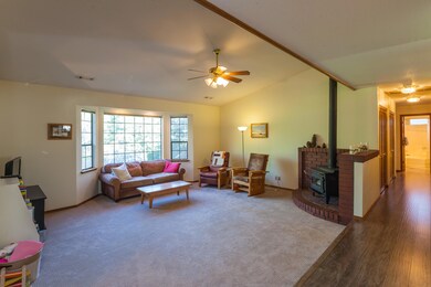 Open floor plan - bay window