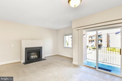 10604 Provincial Dr unit 201, Manassas, VA 20109 - photo 3