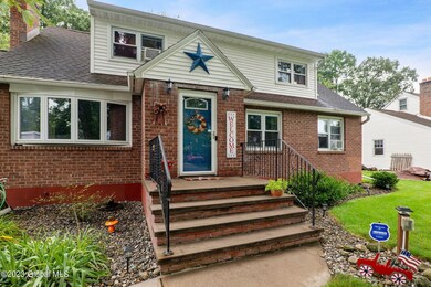 8 Puritan Dr, Schenectady, NY 12306 - photo 5