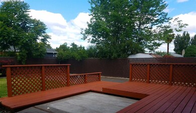 722 Sandra Ln, Central Point, OR 97502 - photo 5