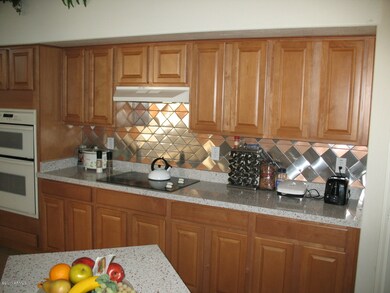 KITCHEN CABINETS RIGHT SIDE
