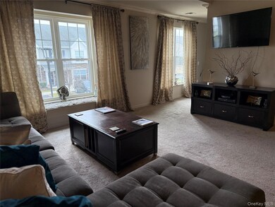 138 Weatherby Ln, Central Islip, NY 11722 - photo 7