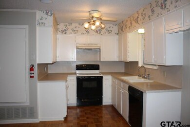 10524 Creek Bend Dr, Tyler, TX 75707 - photo 7