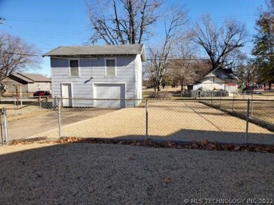 1123 N Alabama Ave, Okmulgee, OK 74447 - photo 6