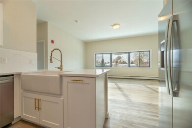 Farm style sink and great views while cleaning up!