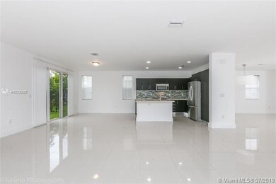 10483 NW 70th Ln, Doral, FL 33178 - photo 7