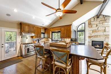 11_Kitchen_1800x1200_3690547