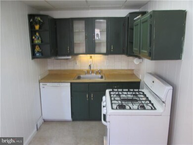 744 Crescent Dr, Glenolden, PA 19036 - photo 7