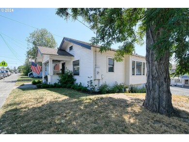 1214 NW Carden Ave, Pendleton, OR 97801 - photo 3