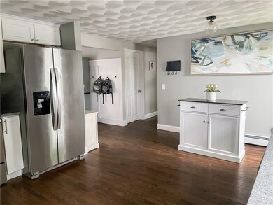 10 Schofield St, West Warwick, RI 02893 - photo 4