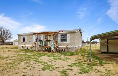 389 Cedar Dr, Azle, TX 76020 - photo 4