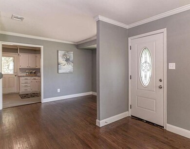 232 E Evans Ave, Bonham, TX 75418 - photo 2