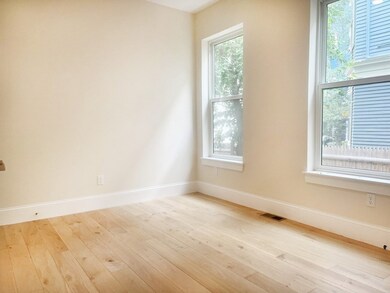 12 Arnold Cir unit 2, Cambridge, MA 02139 - photo 5
