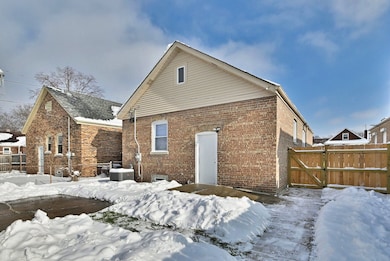 11204 S Emerald Ave, Chicago, IL 60628 - photo 4