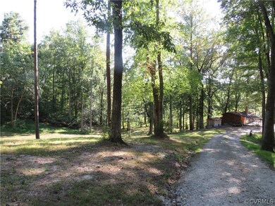 562 Southside Ln, Dunnsville, VA 22454 - photo 6