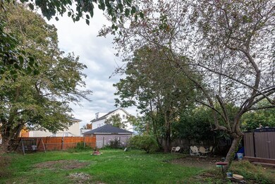 50 Brewster St, Pawtucket, RI 02860 - photo 3