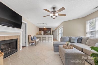 719 Southwest Dr unit 19, Davidson, NC 28036 - photo 5