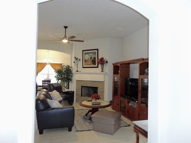 15807 Pleasant Green Cir, Tomball, TX 77377 - photo 5